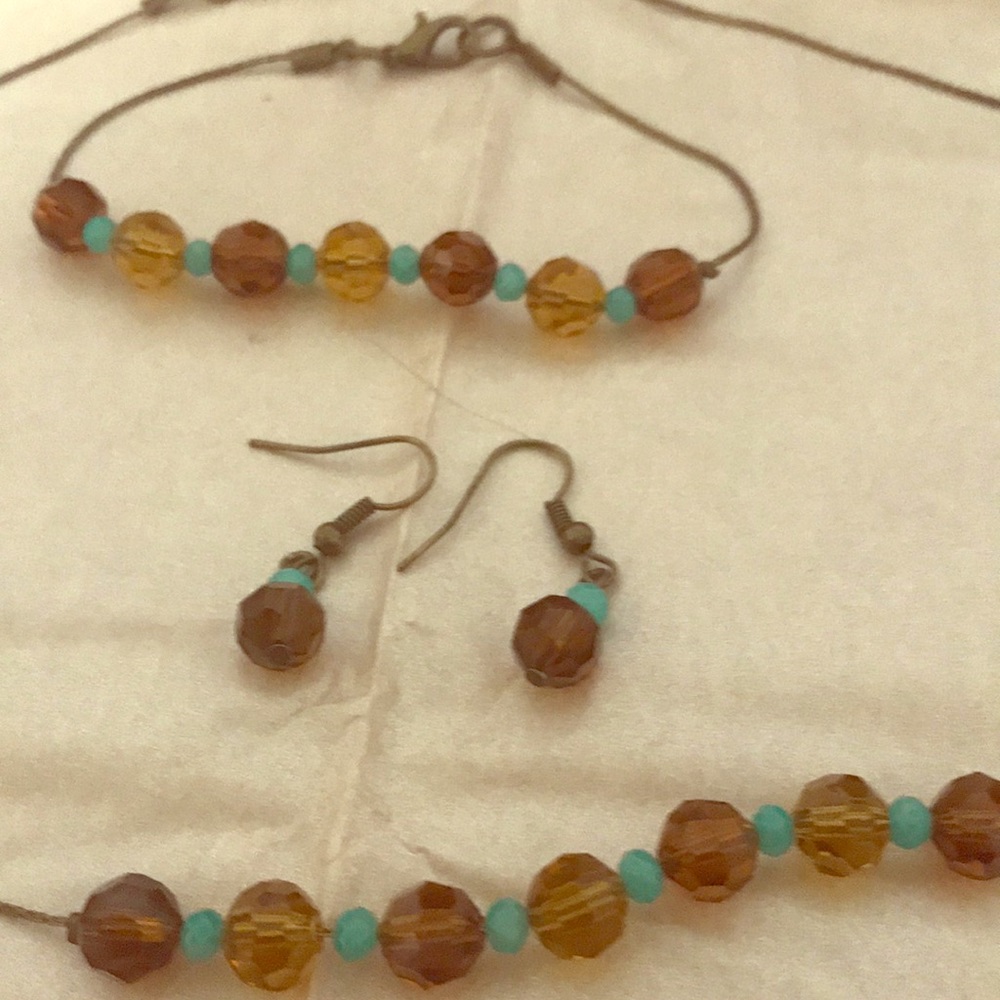 💘🧡Amber/Turquoise colored beaded set. 3 pieces